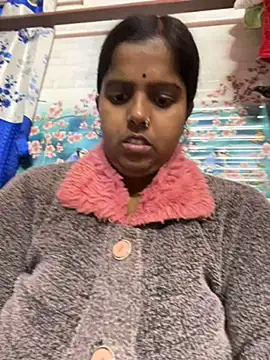 Snapshot of Beauty-queen chatting on 01-06-25, 12:13 Beauty-queen online show from 01-06-25, 12:13