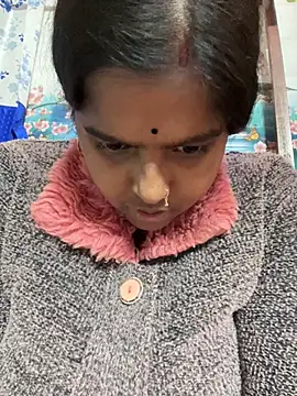 Snapshot of Beauty-queen chatting on 02-08-25, 11:12 Beauty-queen online show from 02-08-25, 11:12