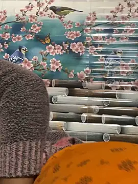 Snapshot of Beauty-queen chatting on 02-25-25, 12:55 Beauty-queen online show from 02-25-25, 12:55