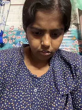 Snapshot of Beauty-queen chatting on 03-03-25, 02:04 Beauty-queen online show from 03-03-25, 02:04