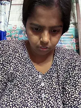 Snapshot of Beauty-queen chatting on 03-05-25, 11:06 Beauty-queen online show from 03-05-25, 11:06