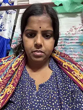 Snapshot of Beauty-queen chatting on 03-06-25, 04:28 Beauty-queen online show from 03-06-25, 04:28