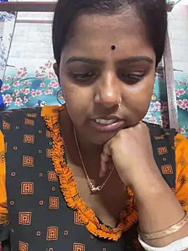 Snapshot of Beauty-queen chatting on 03-15-25, 12:24 Beauty-queen online show from 03-15-25, 12:24