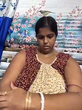 Snapshot of Beauty-queen chatting on 09-13-25, 10:59 Beauty-queen online show from 09-13-25, 10:59