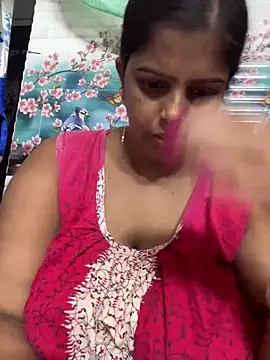 Snapshot of Beauty-queen chatting on 09-27-25, 01:16 Beauty-queen online show from 09-27-25, 01:16