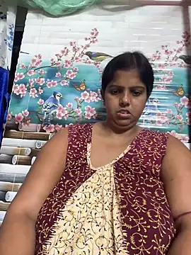 Snapshot of Beauty-queen chatting on 10-27-25, 01:26 Beauty-queen online show from 10-27-25, 01:26