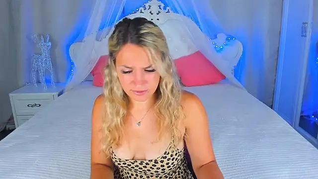 Snapshot of Milka_Blond chatting on 07-03-26, 11:55 Milka Blond online show from 07-03-26, 11:55