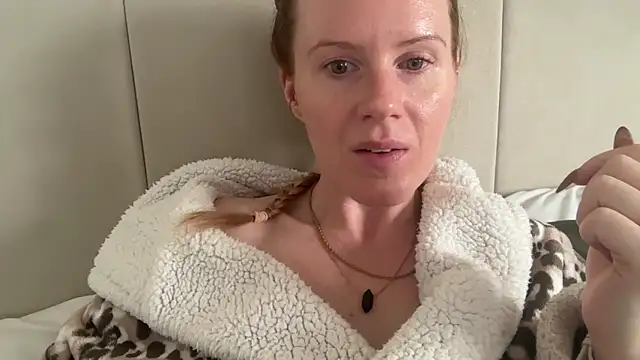 redheadrosie69 online show from 09-30-25, 08:41