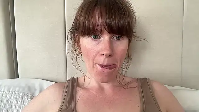 Snapshot of redheadrosie69 chatting on 06-15-26, 09:11 redheadrosie69 online show from 06-15-26, 09:11