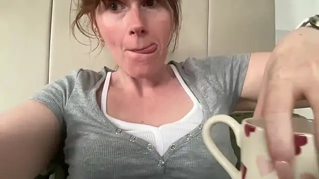 Snapshot of redheadrosie69 chatting on 06-29-26, 10:15 redheadrosie69 online show from 06-29-26, 10:15