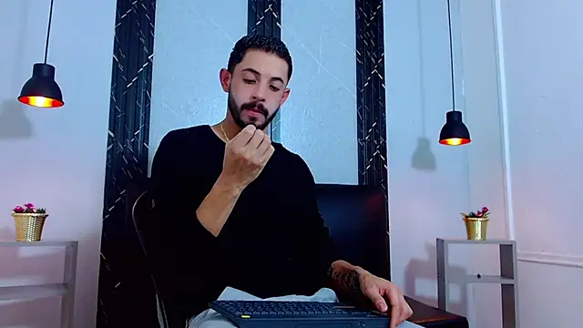 Erick Wall online show from 07-24-26, 01:47