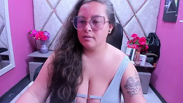 SaraThomso online show from 11-27-25, 02:19