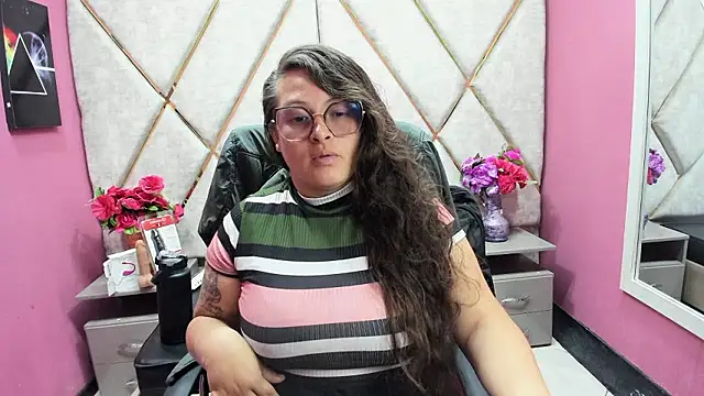 SaraThomso online show from 01-13-26, 02:33