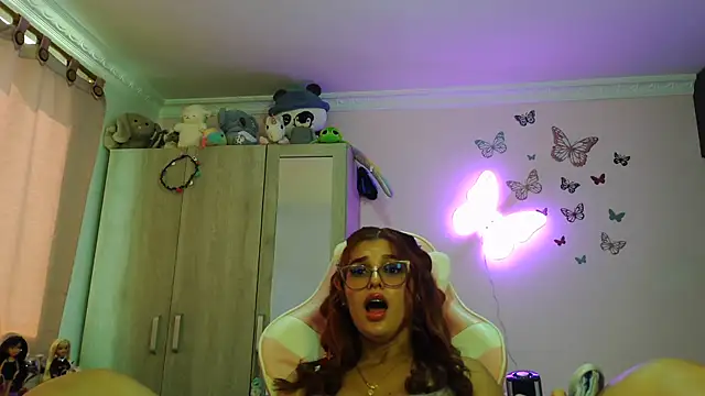 caroline jonson online show from 03-28-26, 03:11