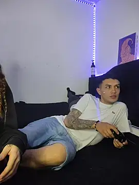 Tifanny Sweett online show from 11-14-25, 07:40