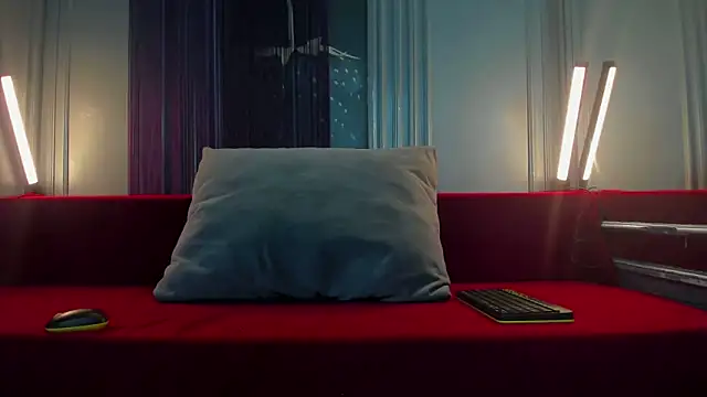 Snapshot of Whitney_Svonn chatting on 03-04-25, 04:38 Whitney Svonn online show from 03-04-25, 04:38