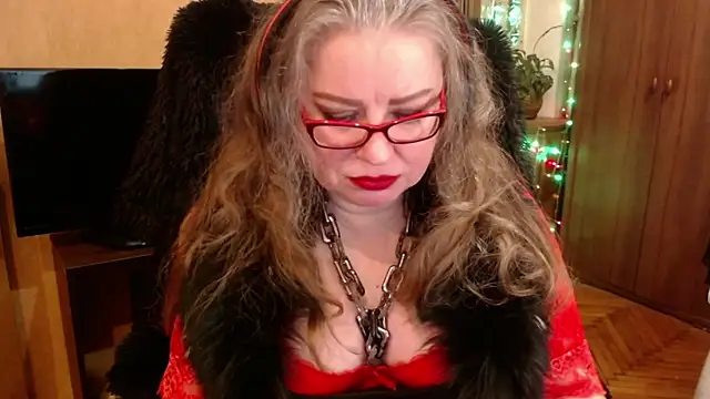 Miss Tress online show from 01-11-25, 06:12