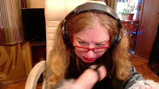 Snapshot of Miss_Tress chatting on 05-16-26, 05:04 Miss Tress online show from 05-16-26, 05:04