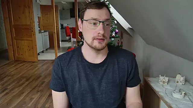 Snapshot of Relsxboy chatting on 12-10-24, 09:33 Relsxboy online show from 12-10-24, 09:33