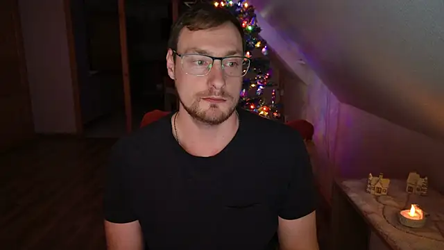 Snapshot of Relsxboy chatting on 12-10-24, 09:43 Relsxboy online show from 12-10-24, 09:43