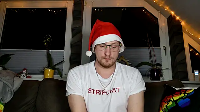 Snapshot of Relsxboy chatting on 12-18-24, 05:10 Relsxboy online show from 12-18-24, 05:10