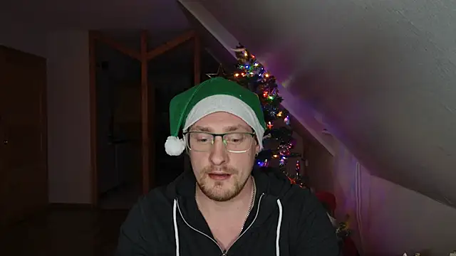 Snapshot of Relsxboy chatting on 12-20-24, 05:51 Relsxboy online show from 12-20-24, 05:51