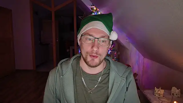 Snapshot of Relsxboy chatting on 12-26-24, 05:19 Relsxboy online show from 12-26-24, 05:19