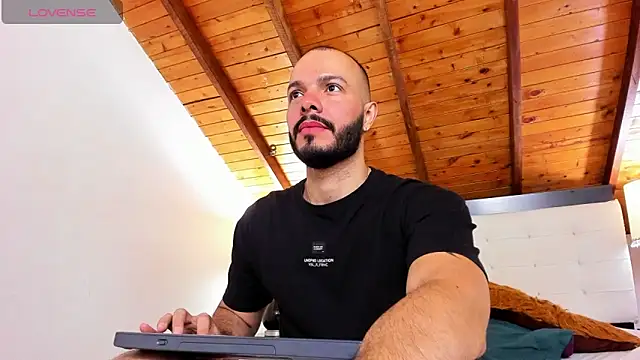 Tom Bailey online show from 09-17-25, 12:40