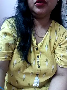 Snapshot of cuteyqueen chatting on 10-14-25, 11:00 cuteyqueen online show from 10-14-25, 11:00