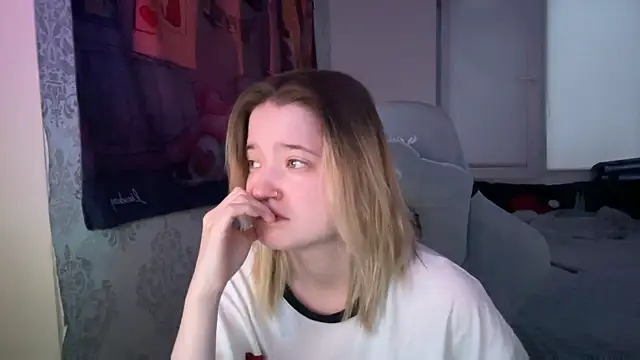 Meowki4k online show from 12-31-24, 04:16