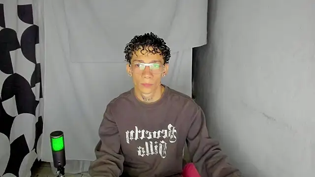 Snapshot of mateodeamjo chatting on 06-08-26, 05:30 mateodeamjo online show from 06-08-26, 05:30