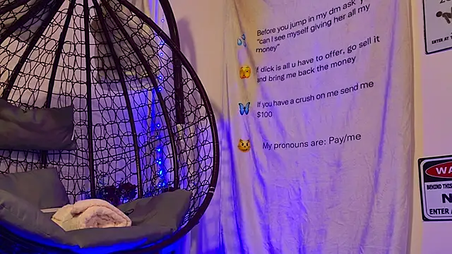 AriaVoss online show from 04-05-26, 08:39