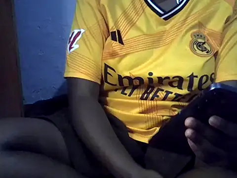 Snapshot of skinnysexynaughty chatting on 10-07-25, 06:05 skinnysexynaughty online show from 10-07-25, 06:05