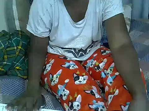 Snapshot of skinnysexynaughty chatting on 03-11-26, 04:57 skinnysexynaughty online show from 03-11-26, 04:57