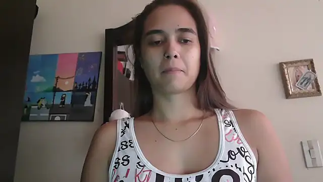 Snapshot of trianabell chatting on 06-03-26, 04:01 trianabell online show from 06-03-26, 04:01
