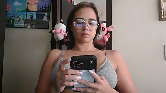Snapshot of trianabell chatting on 06-09-26, 05:13 trianabell online show from 06-09-26, 05:13