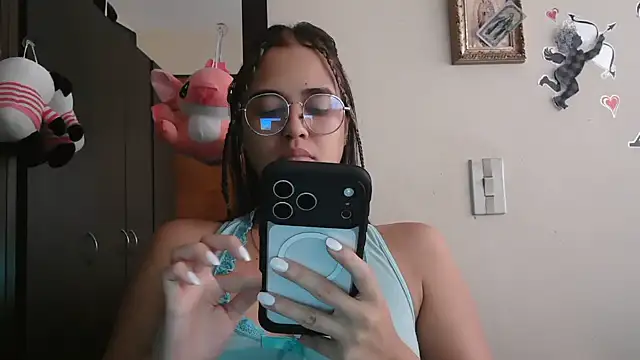 Snapshot of trianabell chatting on 06-17-26, 03:02 trianabell online show from 06-17-26, 03:02