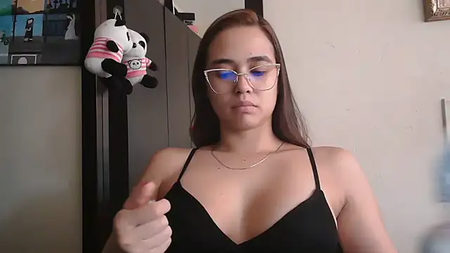 Snapshot of trianabell chatting on 07-03-26, 04:57 trianabell online show from 07-03-26, 04:57