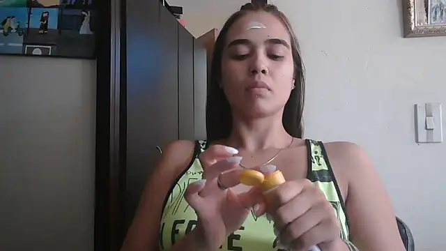Snapshot of trianabell chatting on 07-06-26, 05:26 trianabell online show from 07-06-26, 05:26