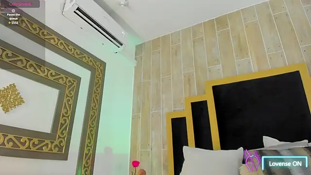 Snapshot of TamyHoney chatting on 02-09-25, 10:43 TamyHoney online show from 02-09-25, 10:43