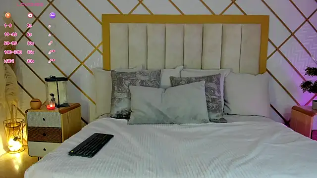 Snapshot of TamyHoney chatting on 10-10-25, 11:48 TamyHoney online show from 10-10-25, 11:48