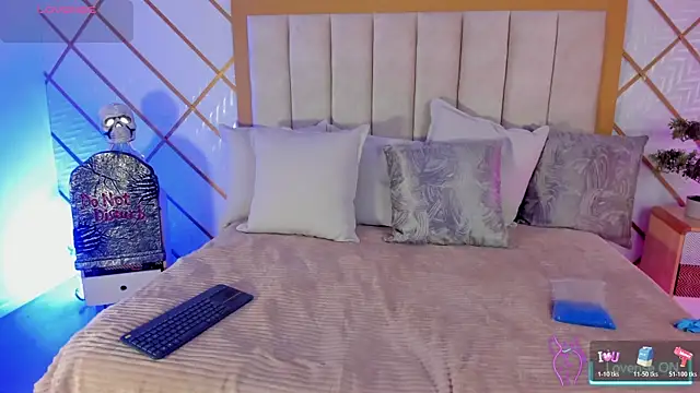 Snapshot of TamyHoney chatting on 10-30-25, 01:40 TamyHoney online show from 10-30-25, 01:40