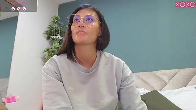 SharisWillian online show from 09-11-25, 03:39