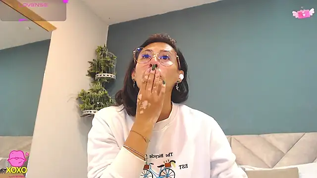 SharisWillian online show from 04-29-26, 03:54