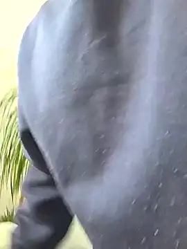 Snapshot of Schnubby1 chatting on 02-27-25, 02:21 Schnubby1 online show from 02-27-25, 02:21