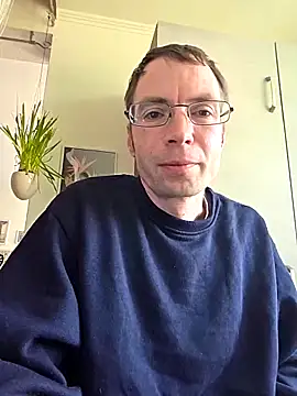 Snapshot of Schnubby1 chatting on 03-21-25, 11:01 Schnubby1 online show from 03-21-25, 11:01