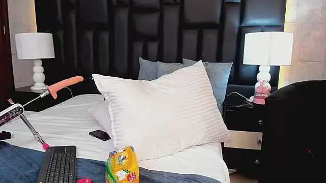 MiaSweeths online show from 02-27-25, 06:31