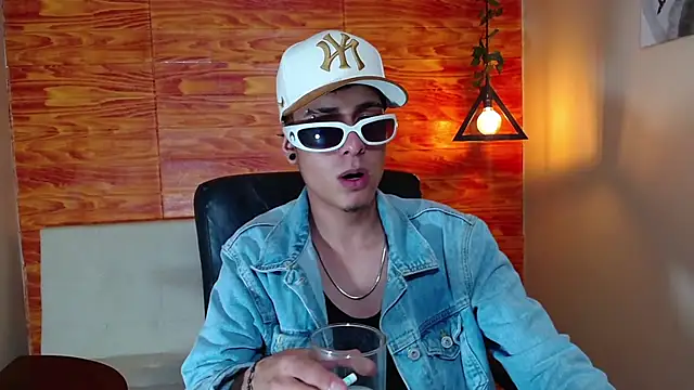 Bastiaan 28 online show from 02-19-25, 06:11