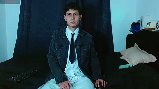 Bastiaan 28 online show from 11-22-25, 03:05