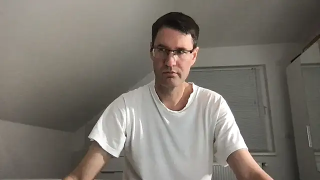 zxzx cam1 online show from 12-20-24, 04:46